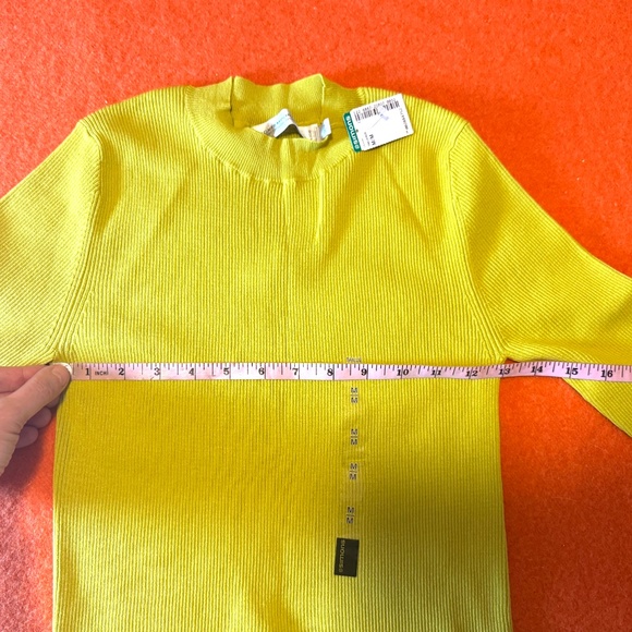 Minimalist chartreuse ribbed elbow-length sleeve high neck sweater NWT - Picture 7 of 9